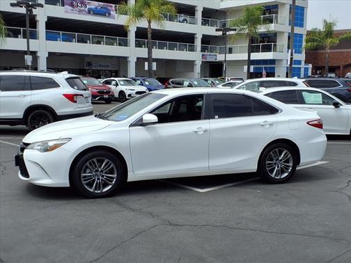 2017 Toyota Camry SE