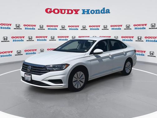 Pure White 2019 Volkswagen Jetta 1.4T S