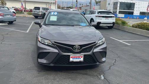 2020 Toyota Camry SE