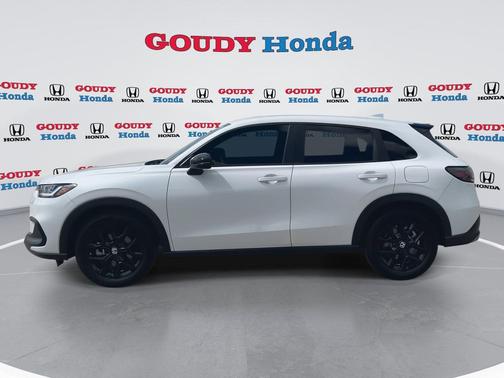 Platinum White Pearl 2024 Honda HR-V Sport