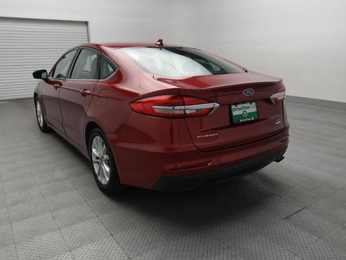 Red 2019 Ford Fusion SE