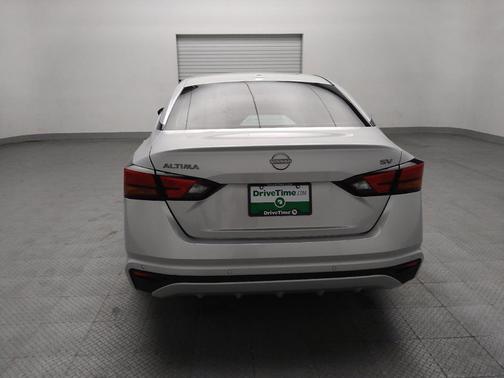 Brilliant Silver Metallic 2023 Nissan Altima 2.5 SV