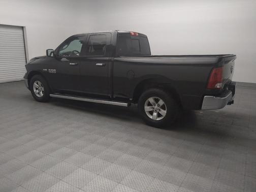 Brilliant Black Crystal Pearlcoat 2018 RAM 1500 SLT