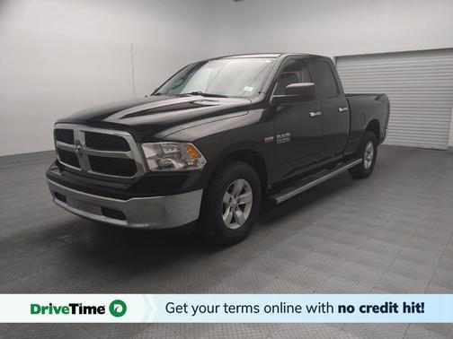 Brilliant Black Crystal Pearlcoat 2018 RAM 1500 SLT