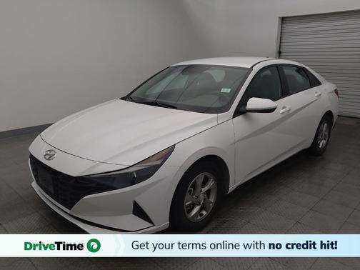Quartz White 2022 Hyundai ELANTRA SE