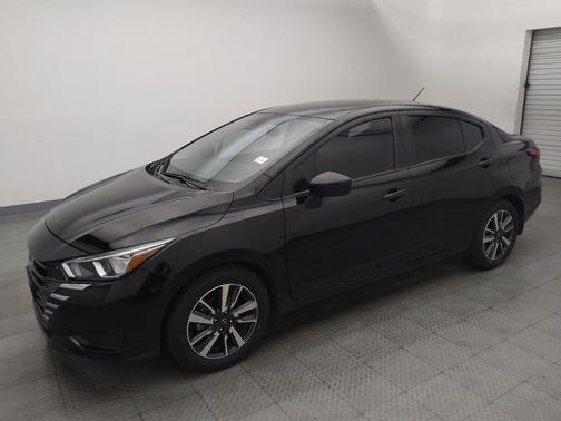 Super Black 2024 Nissan Versa 1.6 S