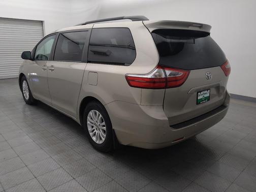 2017 Toyota Sienna XLE