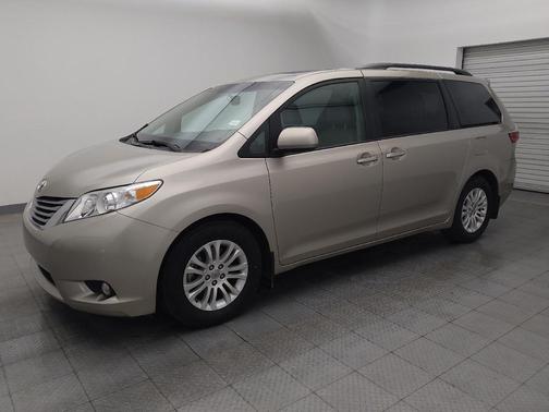 2017 Toyota Sienna XLE