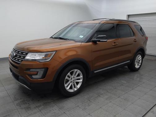 Red 2017 Ford Explorer XLT