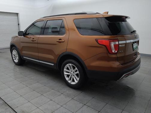 Red 2017 Ford Explorer XLT