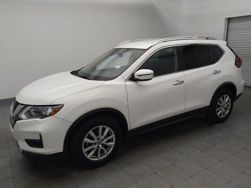 White 2019 Nissan Rogue SV
