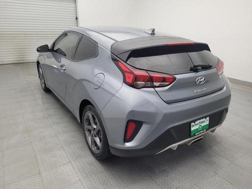 2019 Hyundai Veloster 2