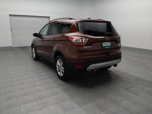 Red 2018 Ford Escape SE