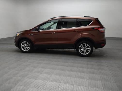Red 2018 Ford Escape SE