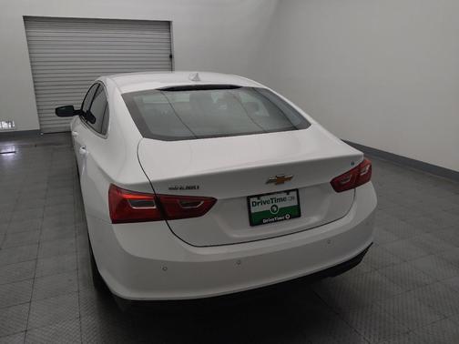 Summit White 2024 Chevrolet Malibu FWD 1LT
