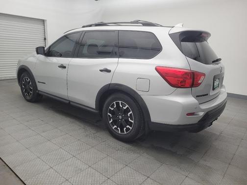 2020 Nissan Pathfinder SL 2WD