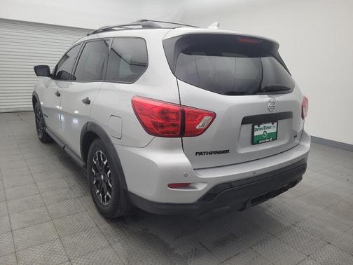 2020 Nissan Pathfinder SL 2WD