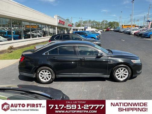Tuxedo Black Metallic 2013 Ford Taurus SE