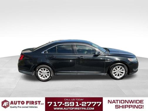 Tuxedo Black Metallic 2013 Ford Taurus SE
