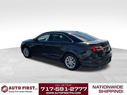 Tuxedo Black Metallic 2013 Ford Taurus SE