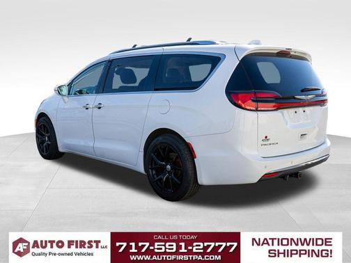 Bright White Clearcoat 2021 Chrysler Pacifica Touring-L