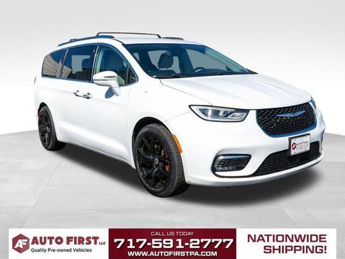 Bright White Clearcoat 2021 Chrysler Pacifica Touring-L