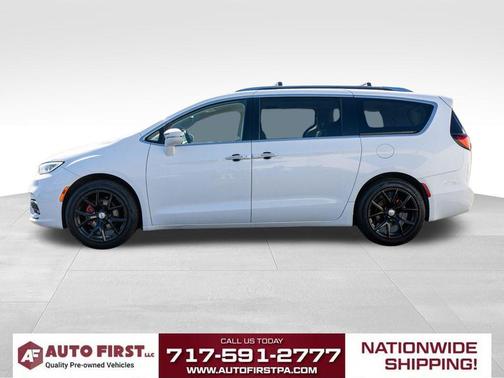 Bright White Clearcoat 2021 Chrysler Pacifica Touring-L