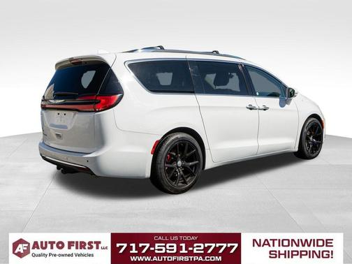 Bright White Clearcoat 2021 Chrysler Pacifica Touring-L