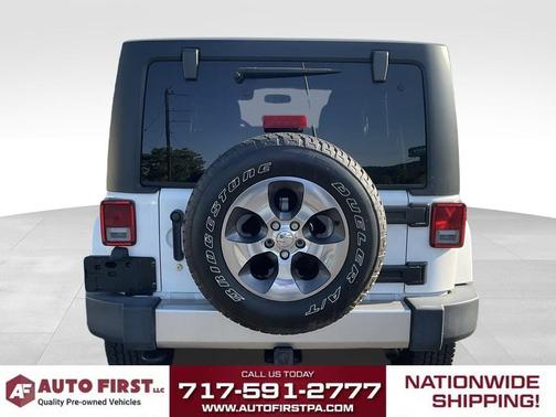 Bright White Clearcoat 2018 Jeep Wrangler JK Unlimited Sahara