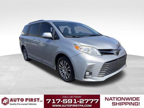 Silver Sky Metallic 2018 Toyota Sienna XLE