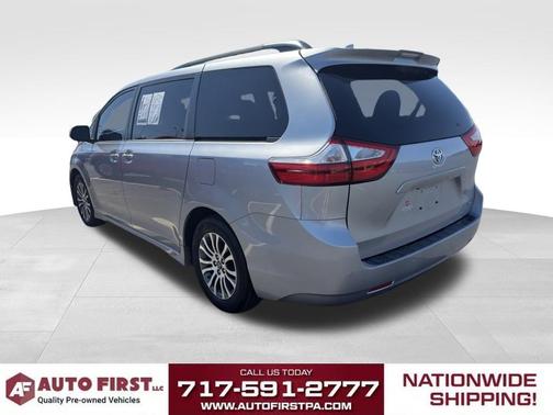 Silver Sky Metallic 2018 Toyota Sienna XLE