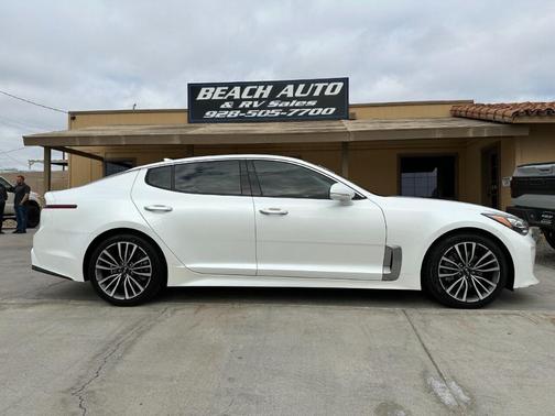 Photo 3 of 36 of 2018 Kia Stinger Premium