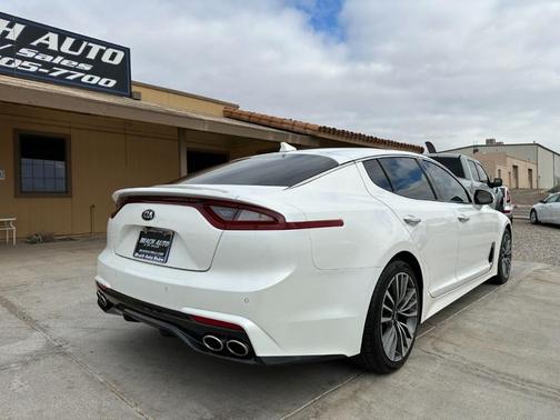 Photo 4 of 36 of 2018 Kia Stinger Premium