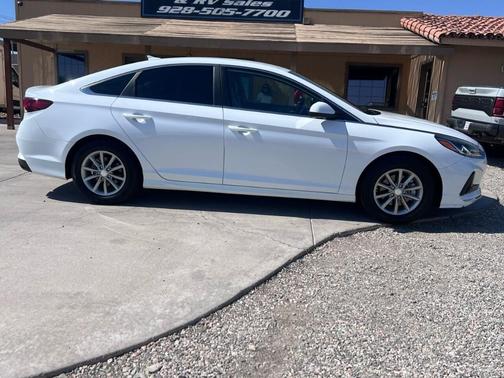 2018 Hyundai SONATA SE