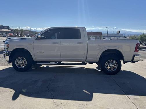 2022 RAM 2500 Laramie Crew Cab 4x4 6'4' Box