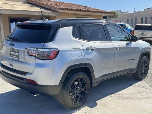 Billet Silver Metallic Clearcoat 2022 Jeep Compass Latitude