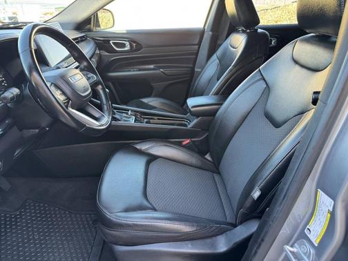 Billet Silver Metallic Clearcoat 2022 Jeep Compass Latitude