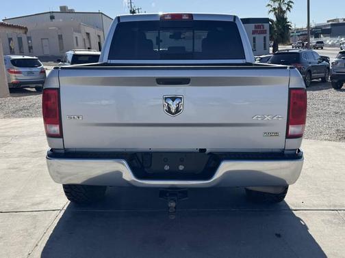 Bright Silver Metallic Clearcoat 2019 RAM 1500 SLT
