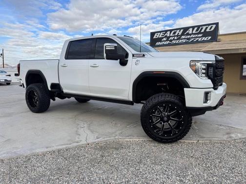 White 2021 GMC Sierra 2500 Denali Truck