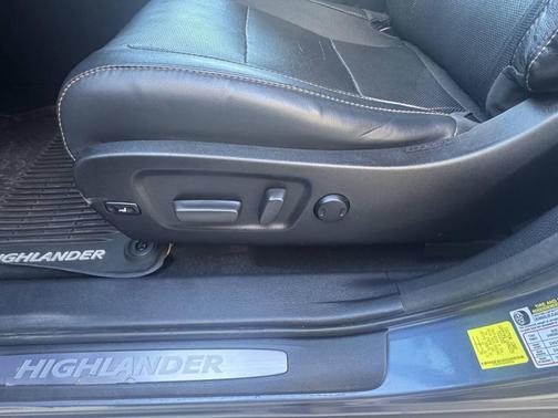 Shoreline Blue Pearl 2018 Toyota Highlander Limited