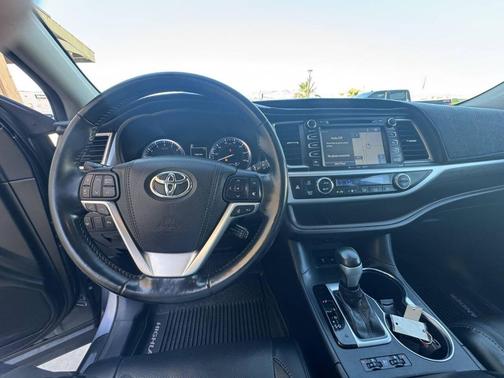 Shoreline Blue Pearl 2018 Toyota Highlander Limited