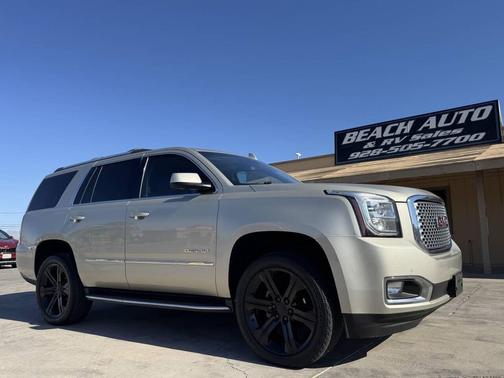 Gold 2017 GMC Yukon Denali