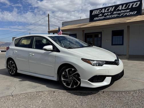 Blizzard Pearl 2017 Toyota Corolla iM Base