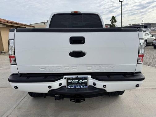 2005 Ford F-250 XLT Crew Cab