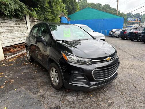 Mosaic Black Metallic 2020 Chevrolet Trax LS