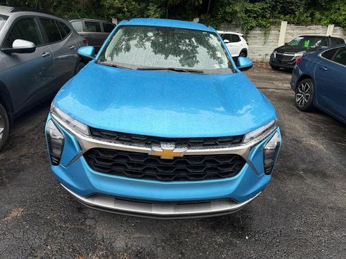 Marina Blue Metallic 2026 Chevrolet Trax LT