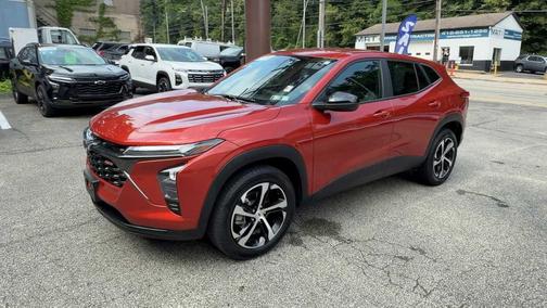 Cayenne Orange Metallic 2024 Chevrolet Trax FWD 1RS