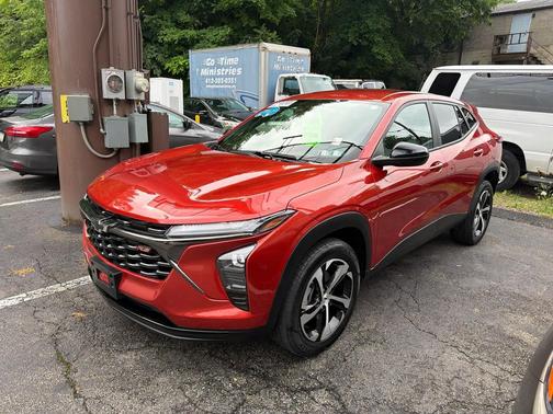 Cayenne Orange Metallic 2024 Chevrolet Trax FWD 1RS