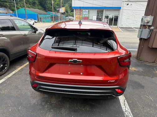 Cayenne Orange Metallic 2024 Chevrolet Trax FWD 1RS