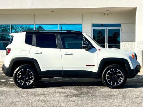 2023 Jeep Renegade Trailhawk